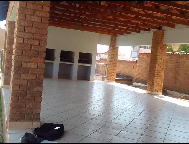 2 BEDROOM APARTMENT FOR SALE IN VORNA VALLEY